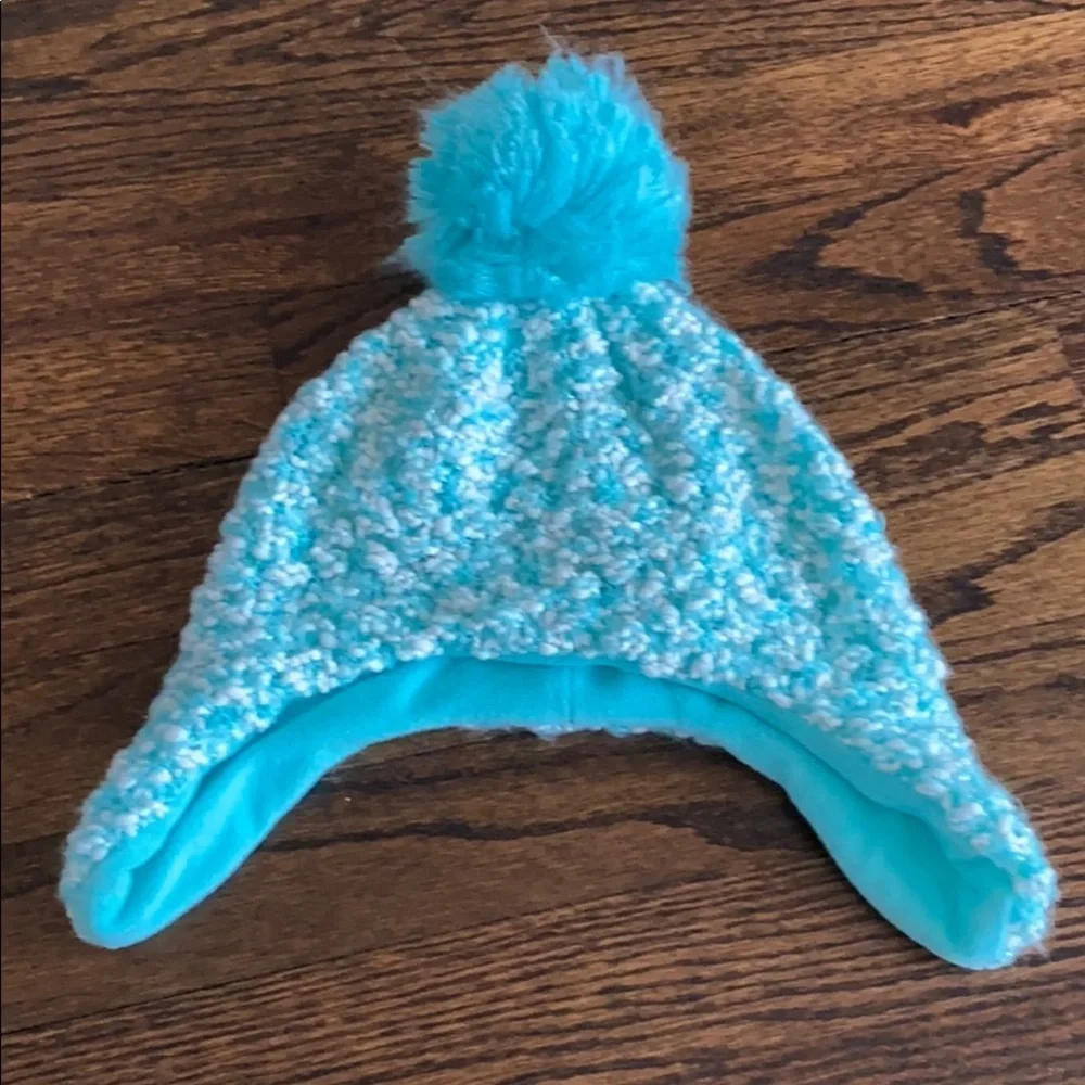 Pom Pom hat. Great condition.